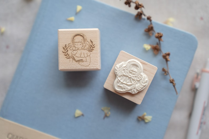 Qiara Rubber Stamp // Little Bookworm